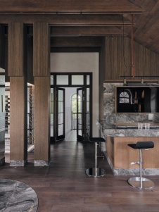 Фото интерьера входной зоны квартиры в стиле шале 