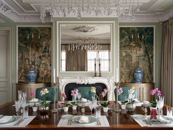 Фото интерьера каминной квартиры в стиле неоклассика
