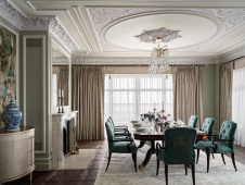 Фото интерьера столовой квартиры в стиле неоклассика 