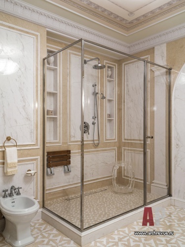 Фото интерьера санузла квартиры в стиле неоклассика