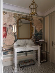 Фото интерьера гостевого санузла квартиры в стиле неоклассика 