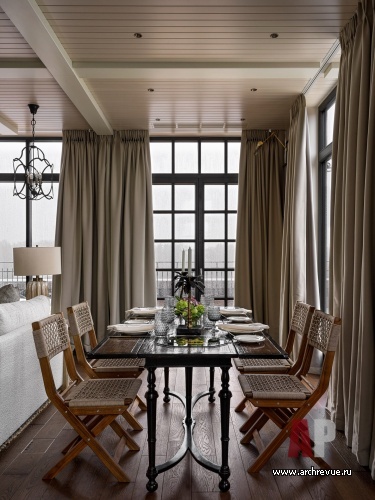 Фото интерьера зоны отдыха квартиры в стиле неоклассика