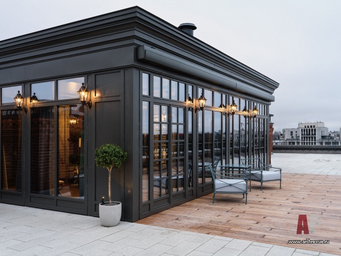 Фото интерьера веранды квартиры в стиле неоклассика