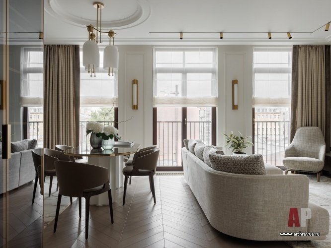 Фото интерьера гостиной квартиры в стиле неоклассика