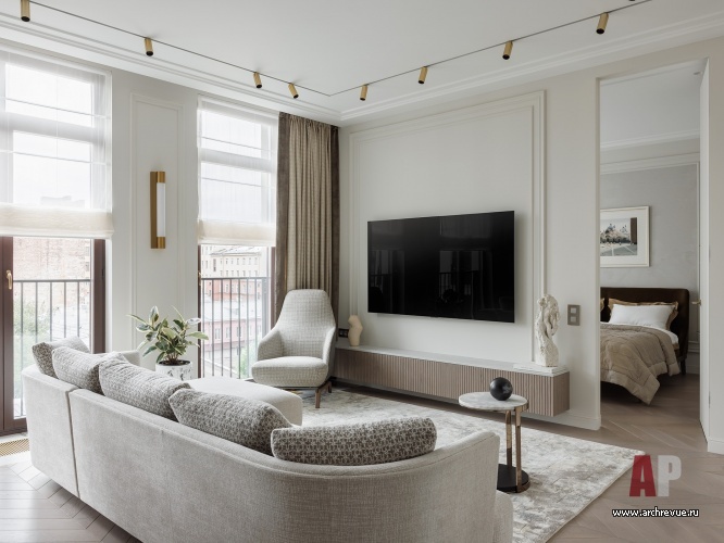 Фото интерьера гостиной квартиры в стиле неоклассика