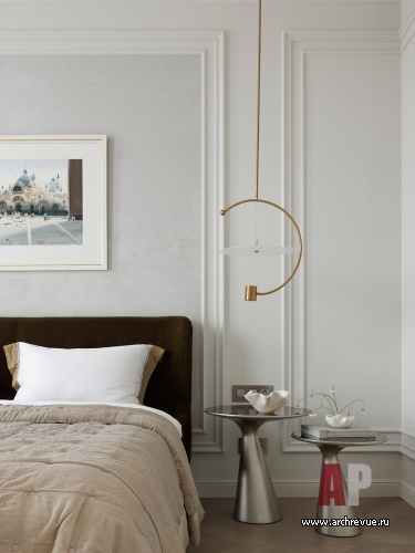 Фото интерьера спальни квартиры в стиле неоклассика