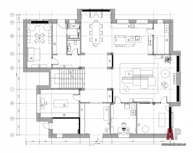 План 1 этажа 2-х этажного дома в Петергофе.