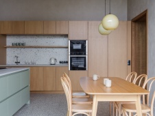 Фото интерьера кухни дома в стиле фьюжн 