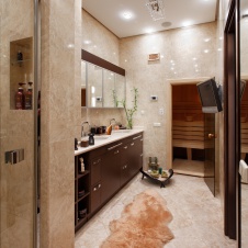 Фото интерьера сауны трехуровневого пентхауса в современном стиле