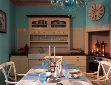 Фото интерьера кухни двухэтажного дома в стиле фьюжн