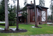 Фото фасада загородного дома в стиле шале