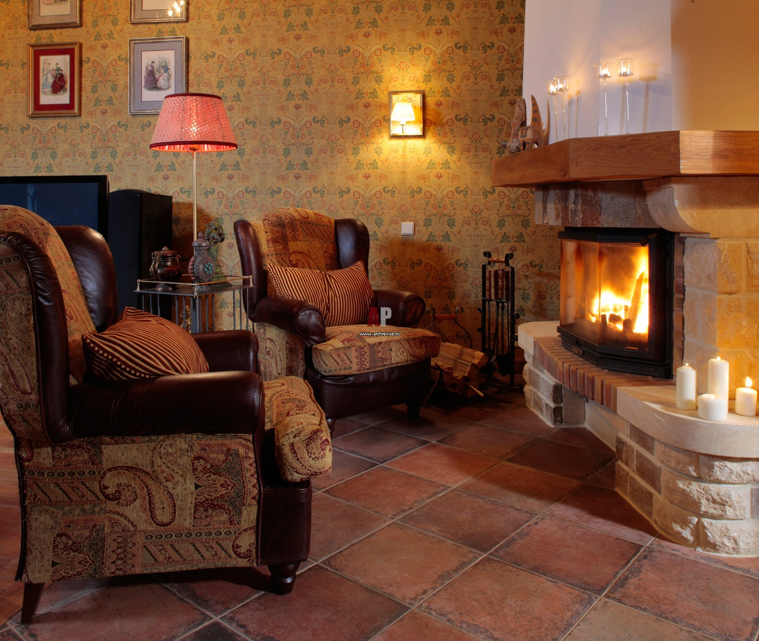 Закрытый камин в доме