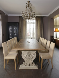 Фото интерьера столовой загородного дома в стиле фьюжн