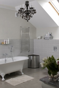 Фото интерьера санузла загородного дома в стиле фьюжн