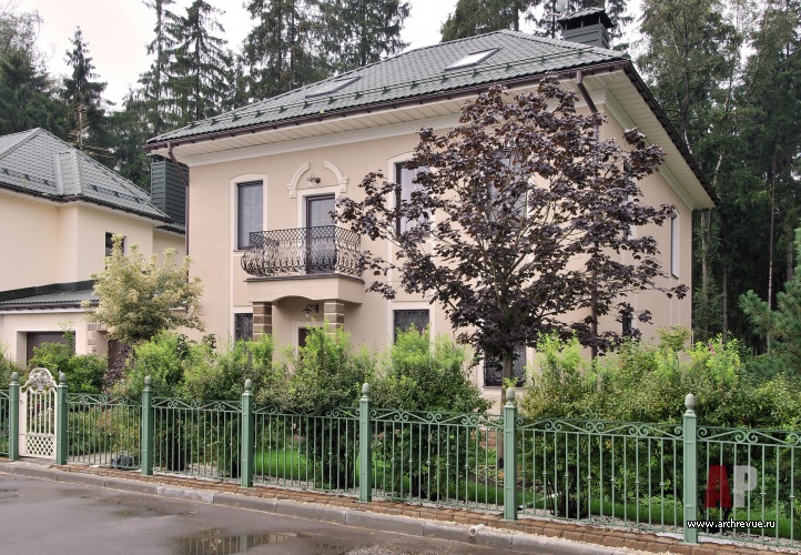 Фото фасада трехэтажного дома в стиле Прованс