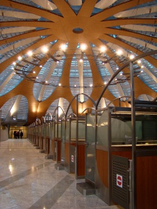 Фото интерьера аэропорта международного аэропорта «Шереметьево-3» в современном стиле