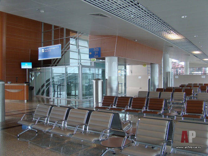 Фото интерьера аэропорта международного аэропорта «Шереметьево-3» в современном стиле