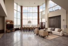 Фото интерьера гостиной гостевой квартиры в современном стиле