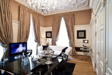 Фото интерьера кабинета загородного дома в классическом стиле