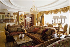 Фото интерьера гостиной квартиры в классическом стиле