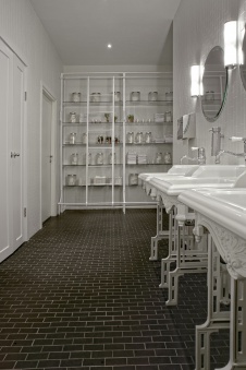 Фото интерьера санузла ресторана в стиле фьюжн