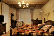 Фото интерьера спальни дома в стиле кантри