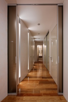 Фото интерьера коридора квартиры в стиле минимализм