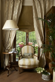 Фото детали дома в классическом стиле