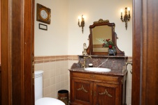 Фото интерьера санузла дома в классическом стиле