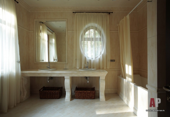 Фото интерьера санузла дома в стиле модерн