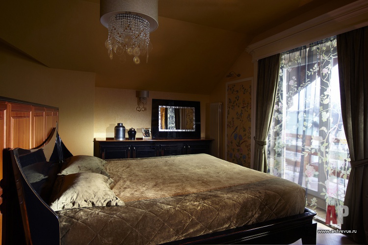 Фото интерьера спальни трехэтажного дома в стиле ар-деко