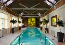 Фото интерьера бассейна трехэтажного дома в стиле ар-деко
