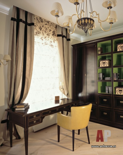 Фото интерьера кабинета дома в классическом стиле