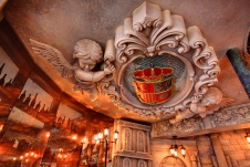 Фото детали развлекательного комплекса в стиле китч