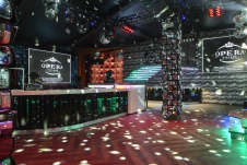 Фото интерьера клубной зоны развлекательного комплекса в стиле китч