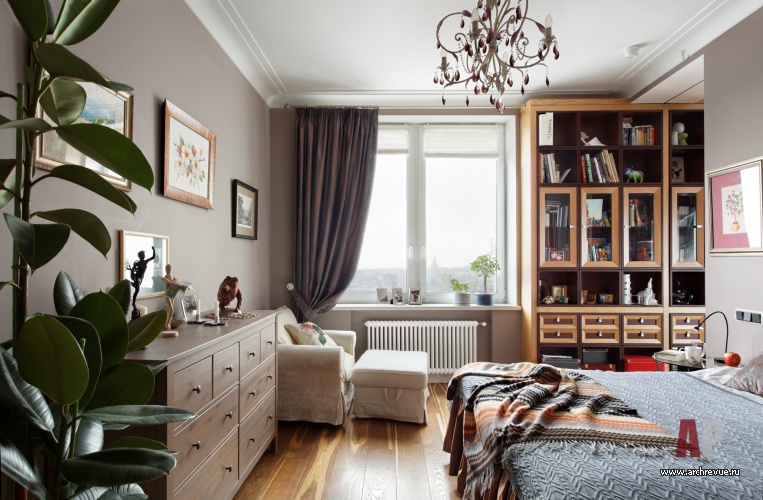 Фото интерьера спальни видовой квартиры в современном стиле