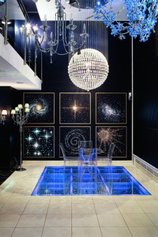 Фото интерьера входной зоны магазина в современном стиле