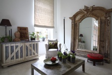 Фото интерьера входной зоны загородного дома в стиле фьюжн