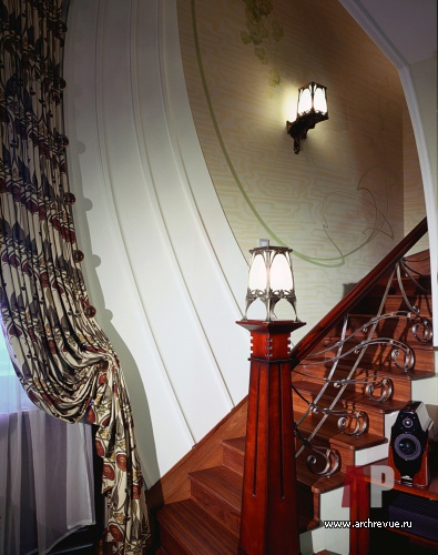 Фото интерьера лестницы дома в стиле модерн