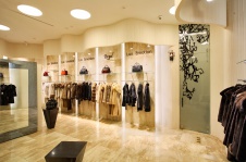 Фото интерьера торгового зала магазина в современном стиле