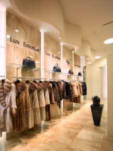 Фото интерьера торгового зала магазина в современном стиле