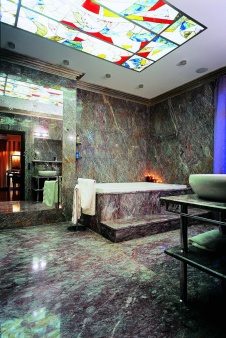 Фото интерьера санузла квартиры в стиле ар-деко