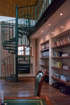 Фото лестницы офиса в стиле неоклассика