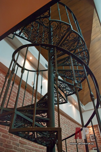 Фото лестницы офиса в стиле неоклассика
