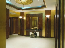 Фото интерьера входной зоны пентхауса в стиле ар-деко