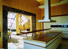 Фото интерьера кухни пентхауса в стиле ар-деко