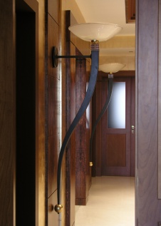 Фото интерьера коридора пентхауса в стиле ар-деко