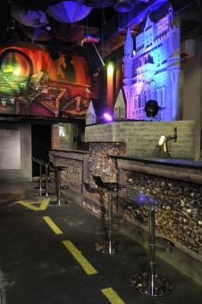 Фото интерьера бара клуба в стиле китч