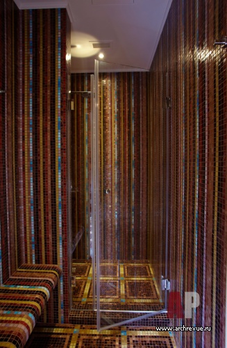 Фото интерьера санузла отеля в стиле неоклассика
