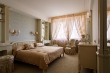 Фото интерьера спальни квартиры в классическом стиле